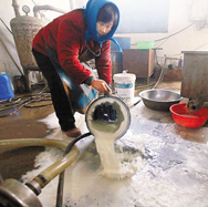 奶業(yè)困局，路在何方？