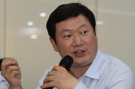 嘉實(shí)基金首席策略師、券商業(yè)務(wù)部總經(jīng)理簡斌