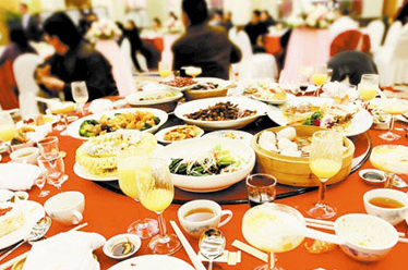 同學(xué)會(huì)炫富搶埋單致1人重傷