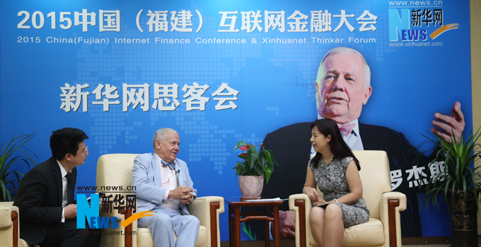 羅杰斯接受新華網(wǎng)思客專(zhuān)訪。