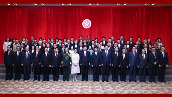 習(xí)近平會(huì)見(jiàn)香港特別行政區(qū)新任行政、立法、司法機(jī)構(gòu)負(fù)責(zé)人