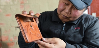 牧民米格木爾：&ldquo;陪讀爸爸&rdquo;有了脫貧手藝