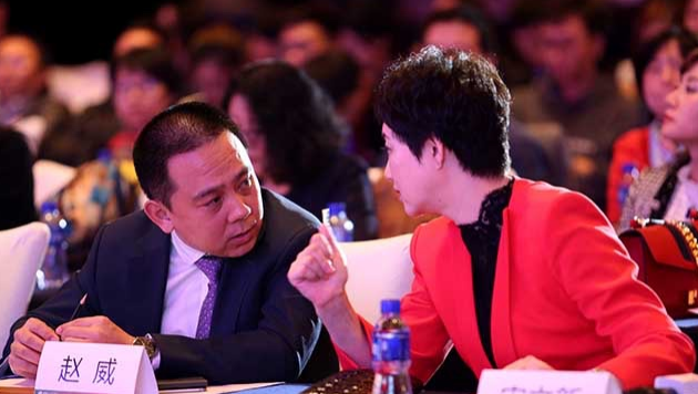 華夏幸福產(chǎn)業(yè)發(fā)展集團(tuán)總裁趙威、《英才》雜志社社長宋立新現(xiàn)場交流