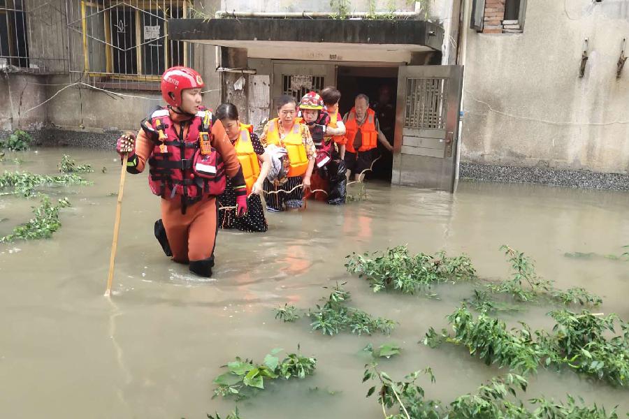 他們，為了誰？