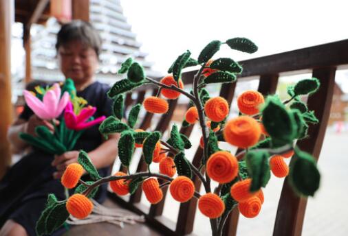 撐起防貧傘，擋住風(fēng)和雨