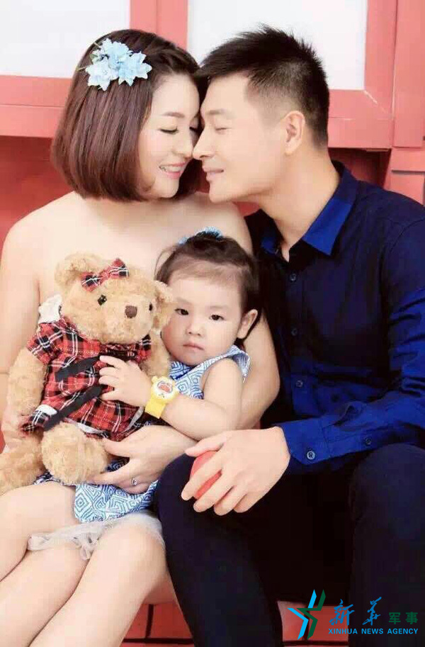 &uarr;資料圖片：張超一家三口合影。