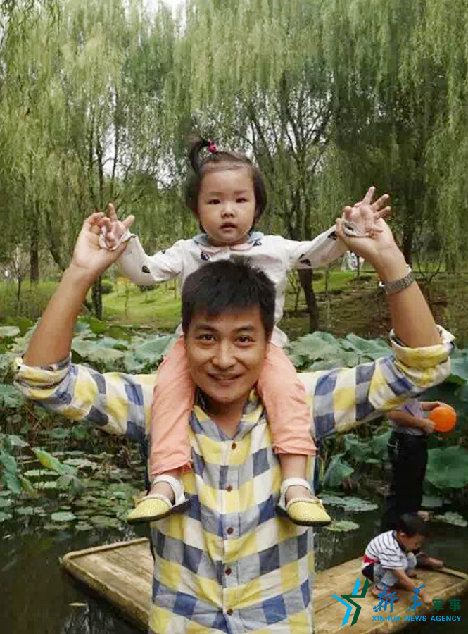 &uarr;資料圖片：張超與女兒合影。