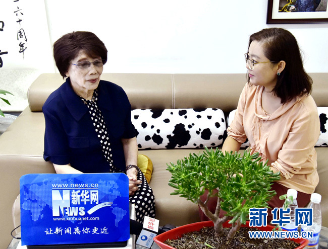 電波永不消逝，隨著時代發(fā)展傳播可能會有多種形式，年輕播音員要不忘初心，在如今優(yōu)越條件下更應砥礪自己。