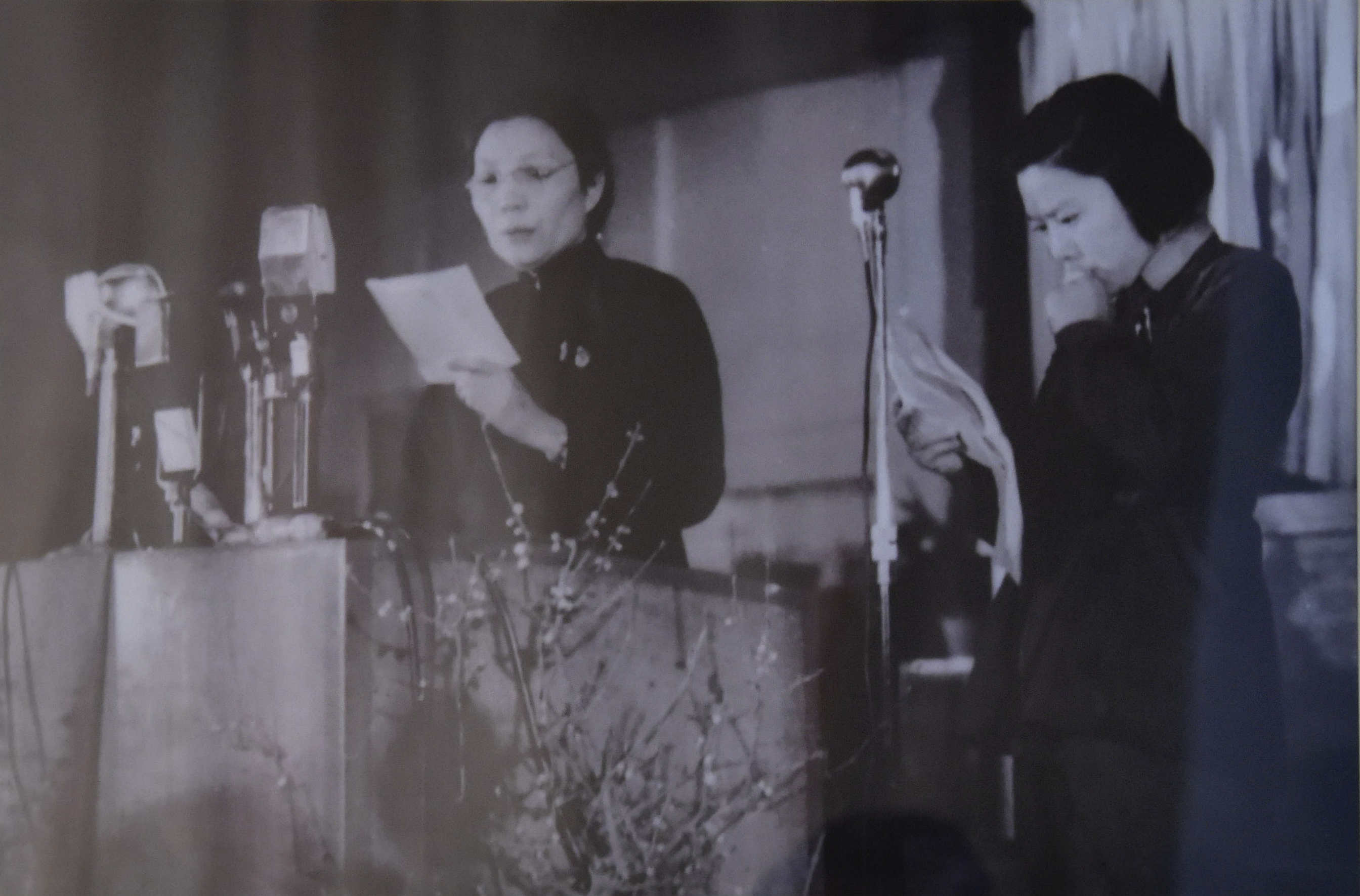 廣播無可借助，只能憑聲音抓住聽眾的注意力。你的聲音讓聽眾永遠忘不了，這是播音員的本事，也是職責。