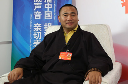 全國(guó)政協(xié)委員東寶仲巴&middot;呼圖克圖做客新華網(wǎng)、中國(guó)政府網(wǎng)兩會(huì)訪談