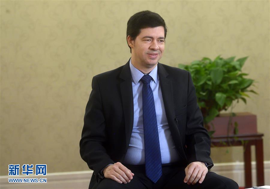 （圖文互動）（4）中國發(fā)展進(jìn)入新時代&mdash;&mdash;9名外籍語言專家眼中的十九大報(bào)告