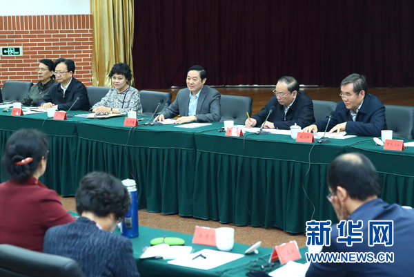 4月12日，中共中央政治局委員、中央書記處書記、中宣部部長劉奇葆在北京出席&ldquo;走向世界的中國兒童文學(xué)&rdquo;座談會并講話。 新華社記者丁海濤攝