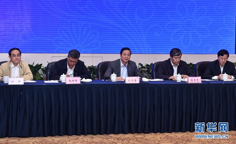 5月12日，中宣部在深圳召開以新發(fā)展理念引領(lǐng)文化改革發(fā)展座談會。中共中央政治局委員、中央書記處書記、中宣部部長劉奇葆出席會議并講話。新華社記者 毛思倩 攝