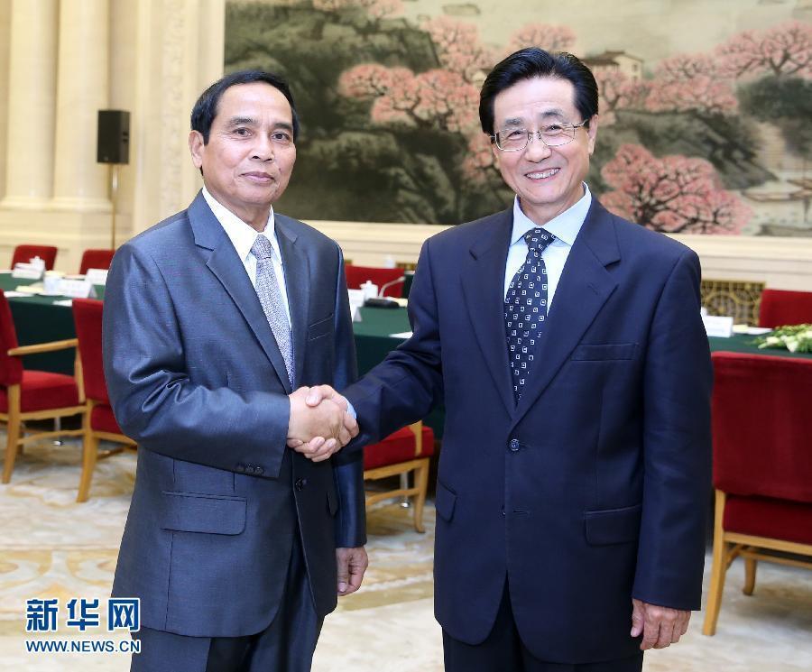 7月7日，中共中央書記處書記、中央紀(jì)委副書記趙洪祝在北京同老撾人民革命黨中央政治局委員、中央紀(jì)委書記、政府副總理本通率領(lǐng)的老撾人民革命黨代表團(tuán)舉行工作會(huì)談。新華社記者 姚大偉 攝 