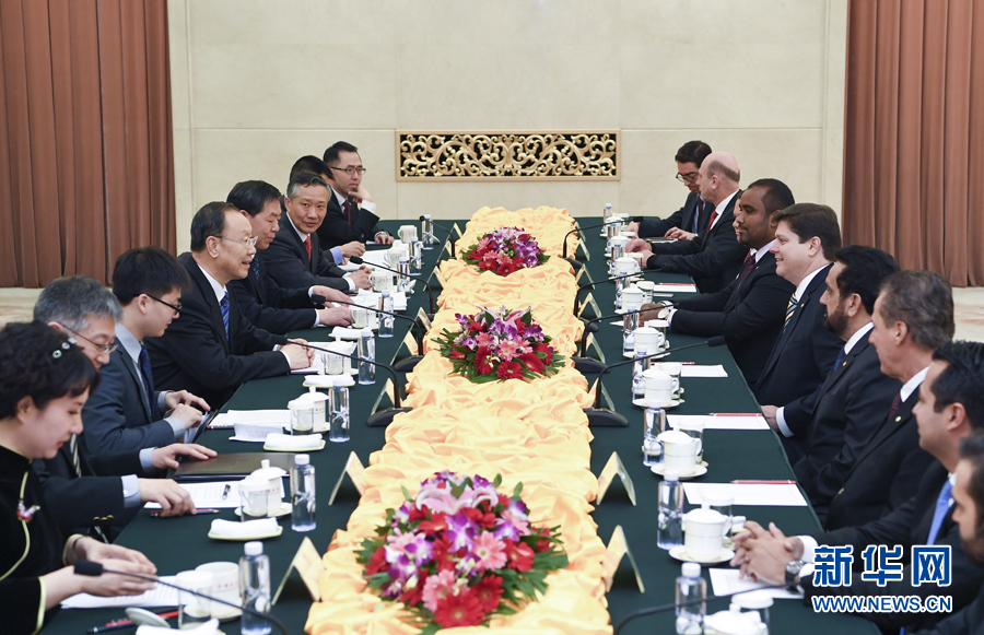 3月22日，中共中央書(shū)記處書(shū)記、全國(guó)政協(xié)副主席杜青林在北京會(huì)見(jiàn)巴西民主運(yùn)動(dòng)黨眾議院黨團(tuán)領(lǐng)袖羅西率領(lǐng)的該黨干部考察團(tuán)。 新華社記者張領(lǐng)攝