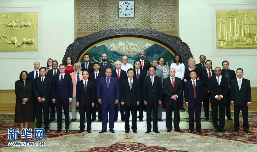 6月7日，中共中央政治局常委、中央書記處書記劉云山在北京會(huì)見金磚國(guó)家媒體高端論壇的媒體代表。新華社記者 謝環(huán)馳 攝