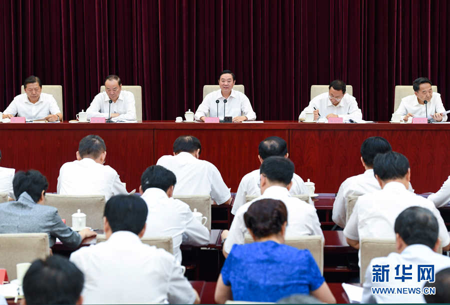 7月28日，中宣部在北京召開全國宣傳部長專題工作會(huì)議，學(xué)習(xí)貫徹習(xí)近平總書記在省部級(jí)主要領(lǐng)導(dǎo)干部專題研討班上的重要講話精神。中共中央政治局委員、中央書記處書記、中宣部部長劉奇葆出席會(huì)議并講話。新華社記者張領(lǐng)攝