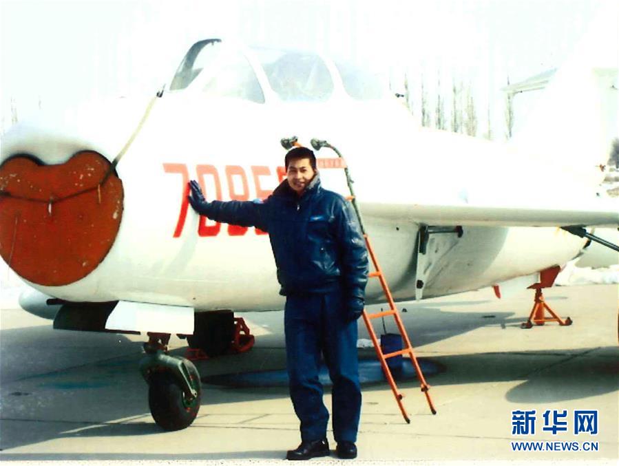 （建軍90周年&middot;英雄&middot;圖文互動(dòng)）（3）聽，渤海灣有風(fēng)吹過來&mdash;&mdash;追記海軍某艦載航空兵部隊(duì)一級(jí)飛行員張超