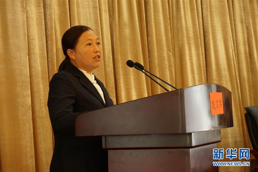 （十九大代表在基層&middot;圖文互動）（1）姚慶英：把&ldquo;鄉(xiāng)村振興&rdquo;落實(shí)到田間地頭