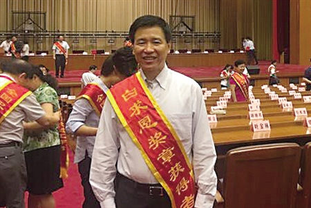 黃國寧被授予我國衛(wèi)生行業(yè)的最高榮譽&ldquo;白求恩獎?wù)?rdquo;。