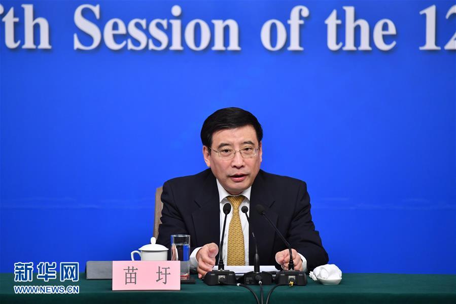 （兩會）（1）工業(yè)和信息化部部長苗圩等就&ldquo;推進實施&lsquo;中國制造2025&rsquo;&rdquo;答記者問