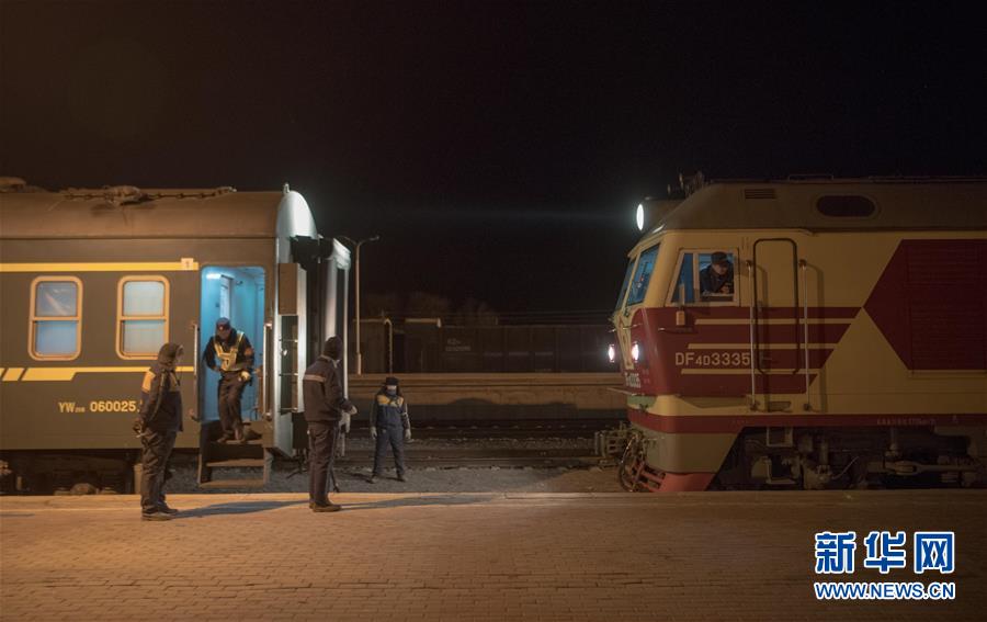 （圖片故事）（7）草原上的&ldquo;便民巴士&rdquo;