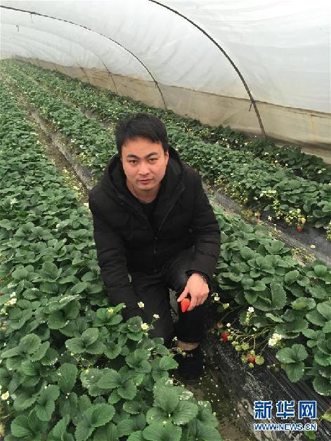 （圖文互動）（2）那些因農(nóng)村路改變的青春&mdash;&mdash;三位80后青年的鄉(xiāng)村奮斗路