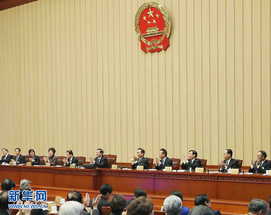 2月24日，全國(guó)人大常委會(huì)委員長(zhǎng)張德江在北京主持十二屆全國(guó)人大常委會(huì)第三十三次會(huì)議閉幕會(huì)。在會(huì)議完成各項(xiàng)表決事項(xiàng)后，張德江發(fā)表講話。新華社記者 劉衛(wèi)兵 攝