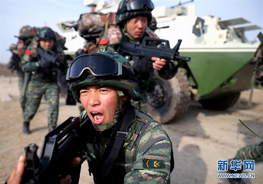 （軍事）（1）野外實(shí)戰(zhàn) 磨礪&ldquo;刀鋒&rdquo;