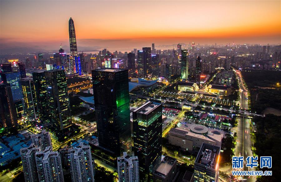 （新華全媒頭條&middot;壯闊東方潮　奮進(jìn)新時(shí)代&mdash;&mdash;慶祝改革開(kāi)放40年&middot;圖文互動(dòng)）（13）從追趕時(shí)代到引領(lǐng)時(shí)代&mdash;&mdash;從深圳發(fā)展奇跡看中國(guó)改革開(kāi)放40年 