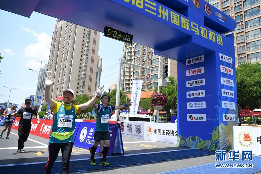 （體育&middot;圖片故事）（3）&ldquo;百馬&rdquo;老人的跑步人生