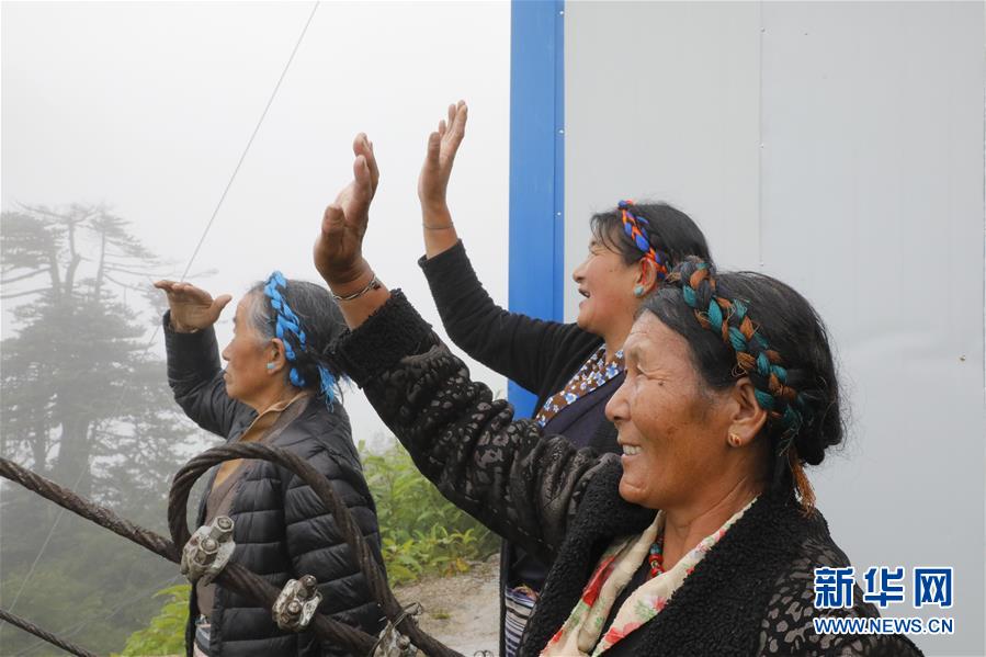 （圖文互動）（3）特寫：&ldquo;八一&rdquo;禮物，飛向云端哨所