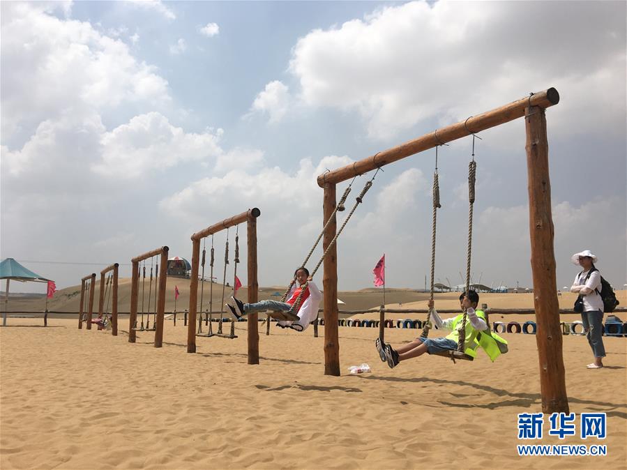 （新華全媒頭條&middot;在習(xí)近平新時代中國特色社會主義思想指引下&mdash;&mdash;新時代新作為新篇章&middot;圖文互動）（11）綠富同興畫卷在沙海中鋪展&mdash;&mdash;庫布其沙漠生態(tài)治理紀(jì)實