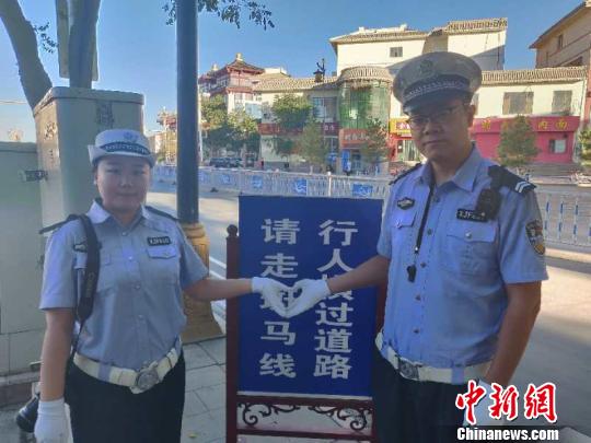 交警夫妻堅守崗位共度七夕：最美&ldquo;情侶裝&rdquo;是警服