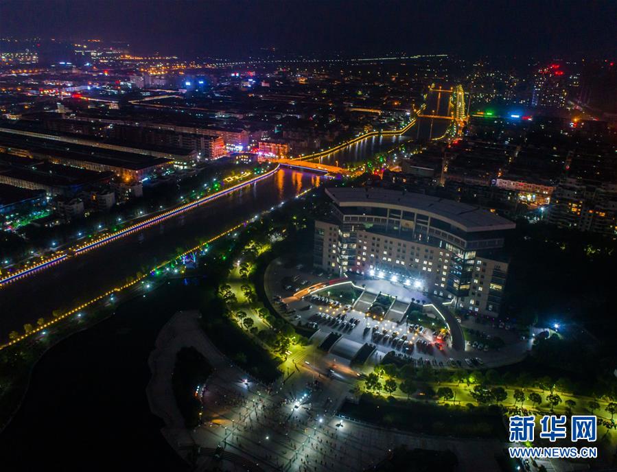 （壯闊東方潮 奮進(jìn)新時(shí)代&mdash;&mdash;慶祝改革開放40年&middot;圖文互動(dòng)）（5）&ldquo;斜杠青年&rdquo;楊建平：&ldquo;我是時(shí)代的幸運(yùn)兒！&rdquo;