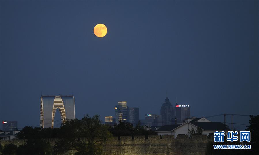（新華全媒頭條&middot;我們的節(jié)日&middot;中秋&middot;圖文互動）（1）明月寄相思 家國總關情&mdash;&mdash;詩詞引出的中秋故事