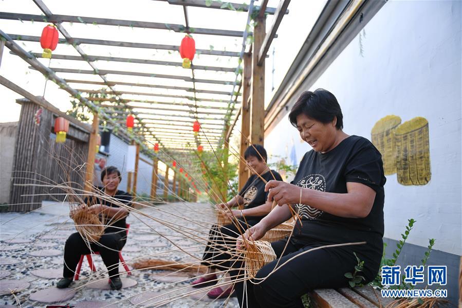 （新華全媒頭條&middot;聚焦鄉(xiāng)村振興戰(zhàn)略規(guī)劃&middot;圖文互動(dòng)）（7）推進(jìn)鄉(xiāng)村振興的行動(dòng)指南&mdash;&mdash;解讀鄉(xiāng)村振興戰(zhàn)略首個(gè)五年規(guī)劃亮點(diǎn)