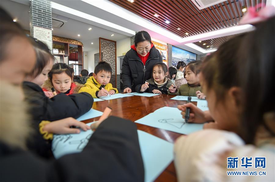 （新華全媒頭條&middot;聚焦鄉(xiāng)村振興戰(zhàn)略規(guī)劃&middot;圖文互動）（15）推進(jìn)鄉(xiāng)村振興的行動指南&mdash;&mdash;解讀鄉(xiāng)村振興戰(zhàn)略首個五年規(guī)劃亮點(diǎn)