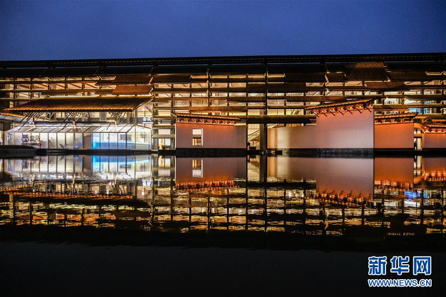 （鏡觀中國&middot;新華社國內(nèi)照片一周精選）（18）世界互聯(lián)網(wǎng)大會在烏鎮(zhèn)舉辦