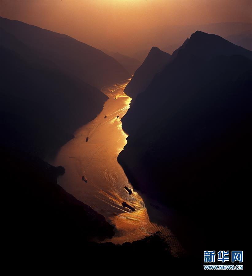 （百城百縣百企調(diào)研行&middot;圖文互動(dòng)）（7）建設(shè)長江綠色走廊再譜新章&mdash;&mdash;長江三峽集團(tuán)發(fā)展紀(jì)實(shí)