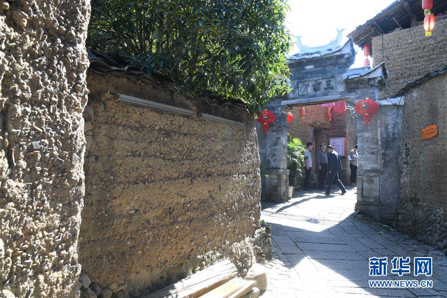 （在習(xí)近平新時代中國特色社會主義思想指引下&middot;慶祝改革開放40周年&middot;綠色發(fā)展）（新華全媒頭條&middot;圖文互動）（5）綠色發(fā)展：書寫在中國大地上的美麗畫卷