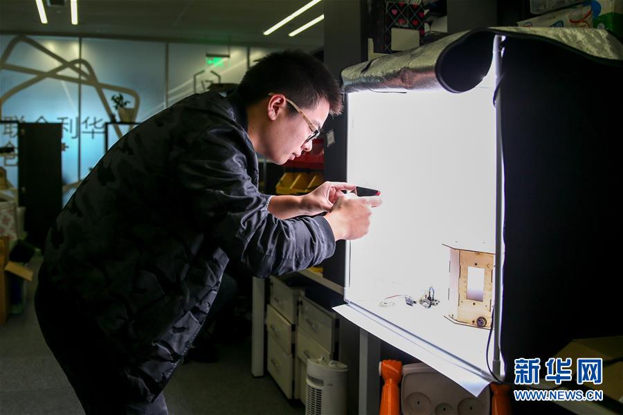 （在習(xí)近平新時(shí)代中國(guó)特色社會(huì)主義思想指引下&middot;慶祝改革開(kāi)放40周年&middot;開(kāi)放發(fā)展）（新華全媒頭條&middot;圖文互動(dòng)）（3）開(kāi)放中國(guó)：大門越開(kāi)越大 道路越走越寬