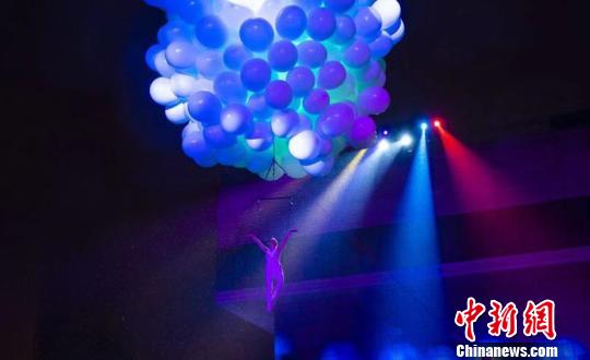 圖為燈光節(jié)現(xiàn)場。寧波文化廣場供圖