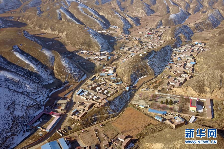 （在習(xí)近平新時代中國特色社會主義思想指引下&mdash;&mdash;新時代新作為新篇章&middot;圖文互動）（4）甘肅皋蘭：&ldquo;信用村&rdquo;里講信用 小額信貸助脫貧