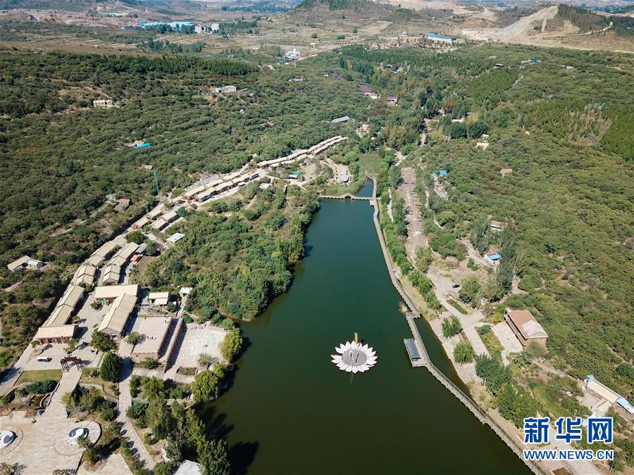 （新華全媒頭條&middot;圖文互動(dòng)）（10）領(lǐng)航！向著高質(zhì)量發(fā)展堅(jiān)定前行&mdash;&mdash;以習(xí)近平同志為核心的黨中央引領(lǐng)中國(guó)經(jīng)濟(jì)發(fā)展述評(píng)