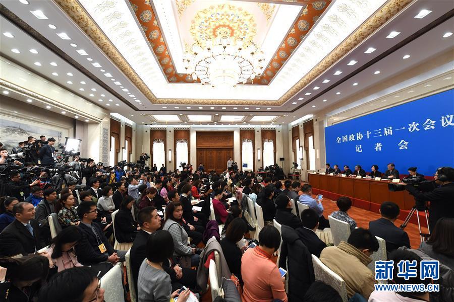 （兩會）（2）政協(xié)委員談推動經(jīng)濟高質量發(fā)展