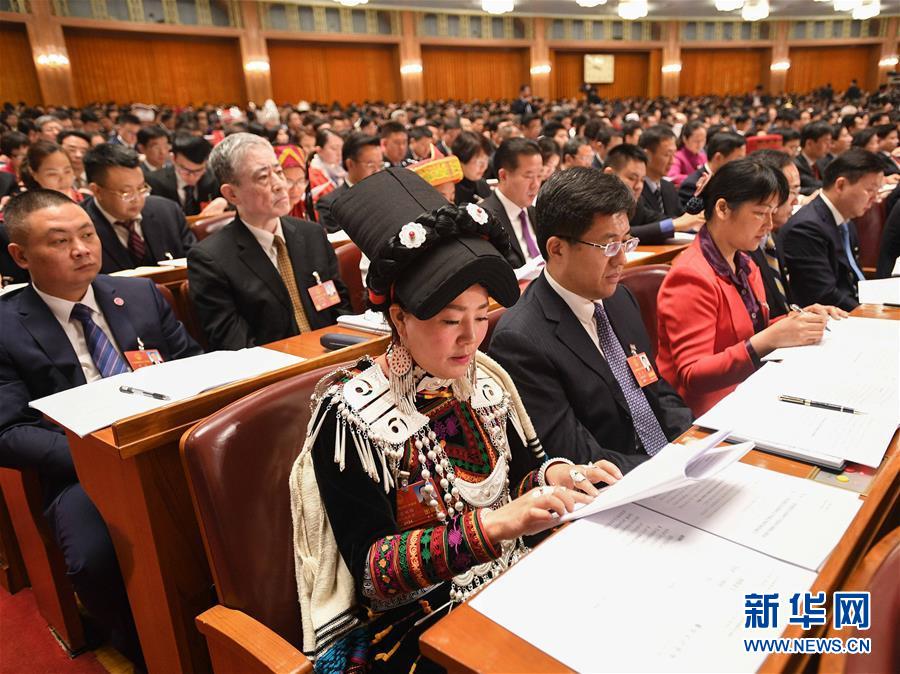 （兩會&middot;基層代表履職故事）（1）全國人大代表喬進(jìn)雙梅：&ldquo;花間&rdquo;繡出美麗人生