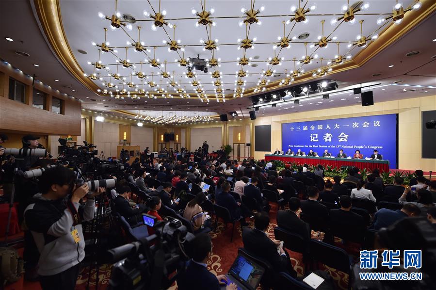 （兩會&middot;XHDW）（2）全國人大相關(guān)負(fù)責(zé)人就&ldquo;人大立法工作&rdquo;答記者問
