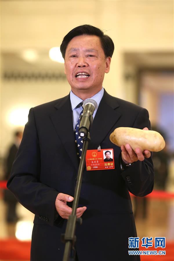 （兩會(huì)&middot;XHDW）（4）全國人大代表接受采訪