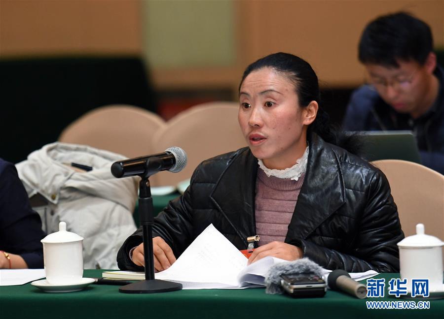 （兩會(huì)&middot;基層代表履職故事）（3）全國(guó)人大代表?xiàng)钌徲ⅲ簽榘傩战】当ｑ{護(hù)航